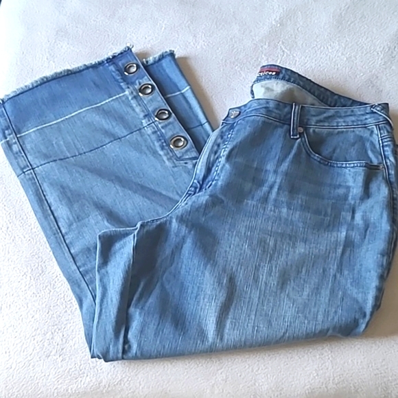 Standards & Practices Wide Leg Cropped Jeans Size 22 Medium Wash Raw Hem - Picture 14 of 16